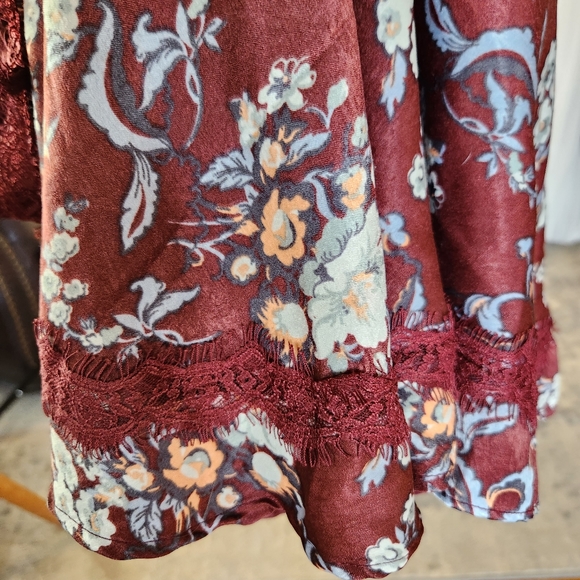 Urban Outfitter floral baby doll top, wine, size medium. - Picture 7 of 7